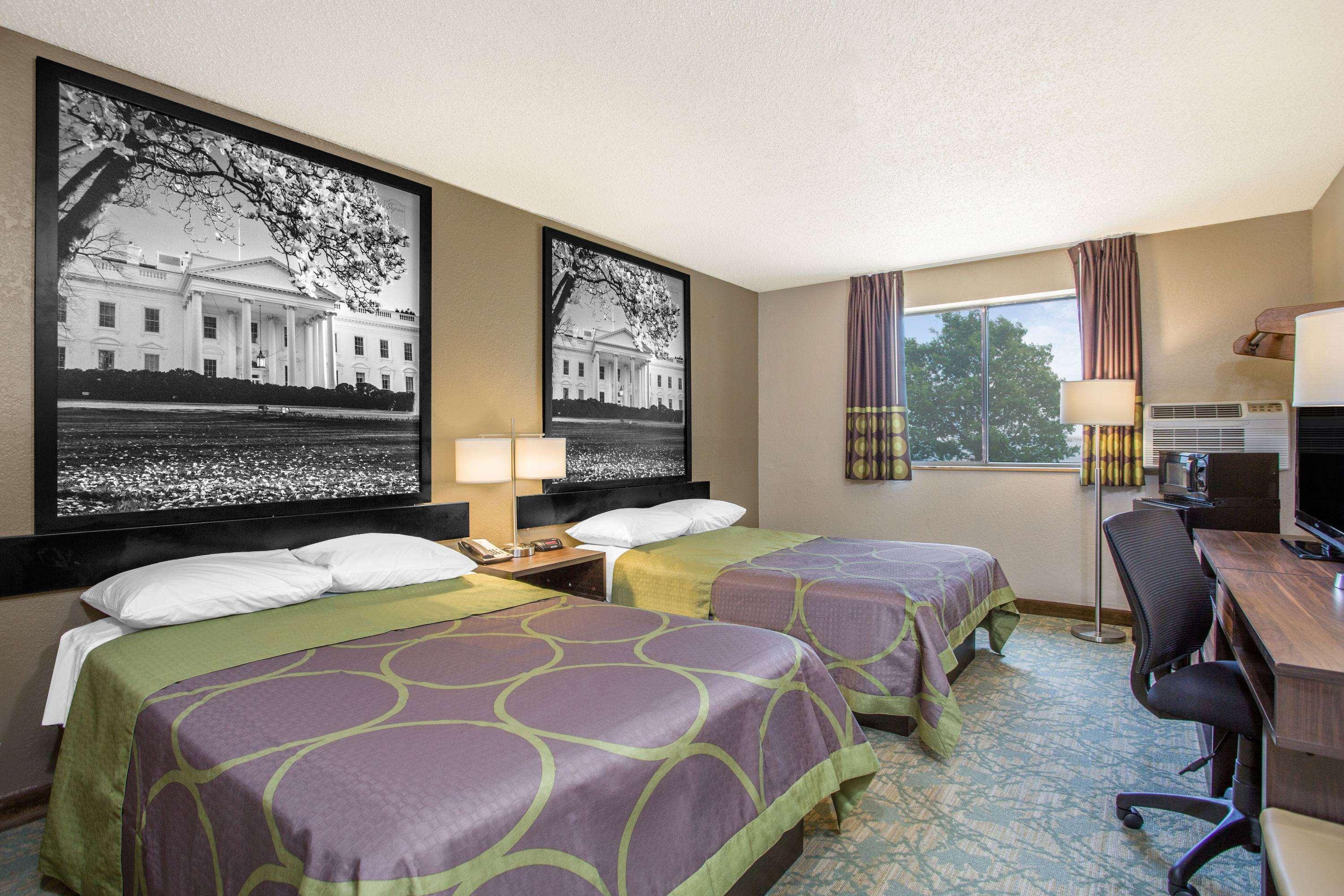 Motel Super 8 By Wyndham Waldorf Exterior foto