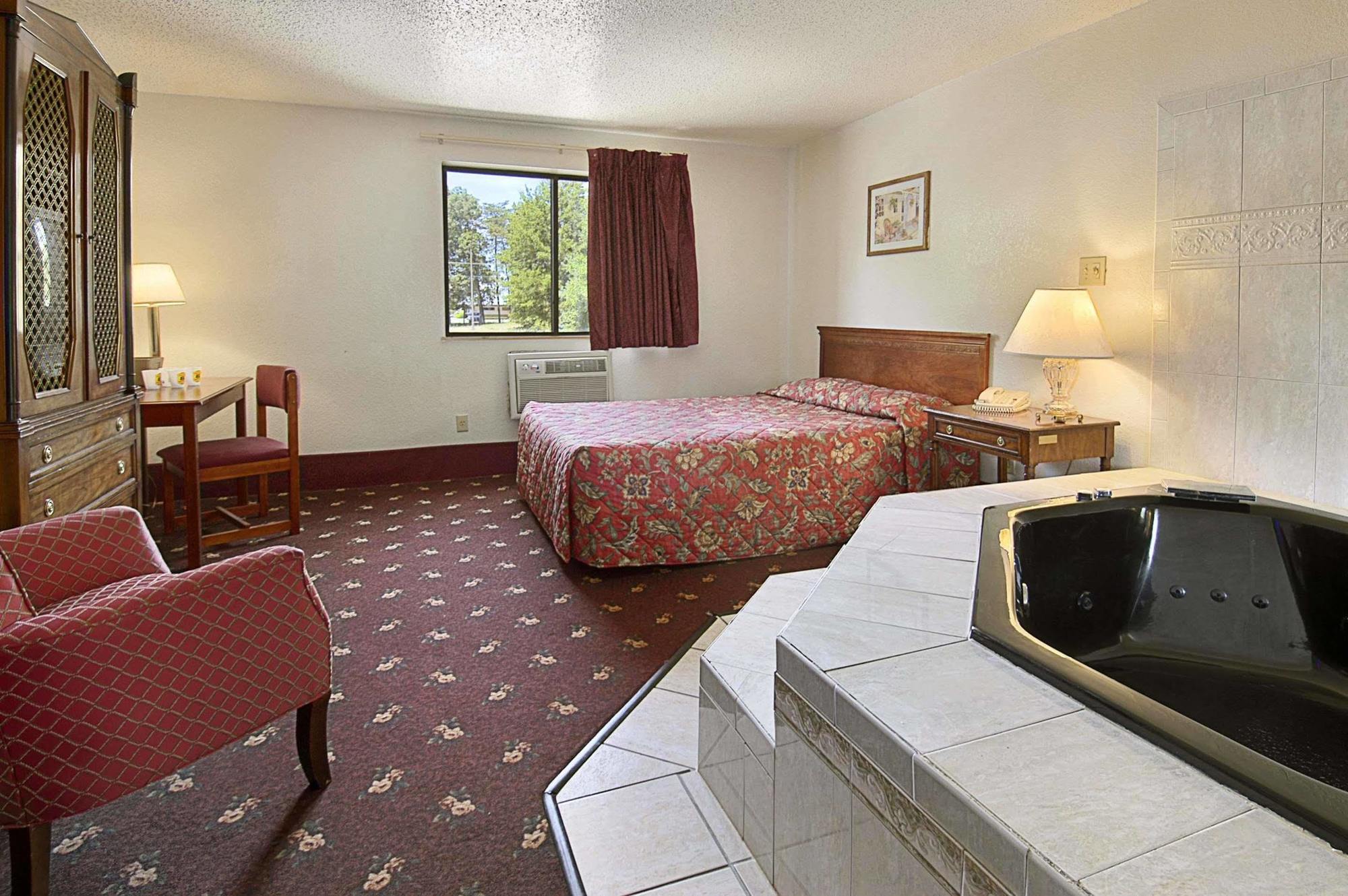 Motel Super 8 By Wyndham Waldorf Exterior foto